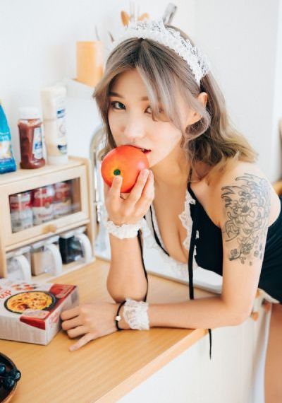 两对小夫妻同租一间房子
