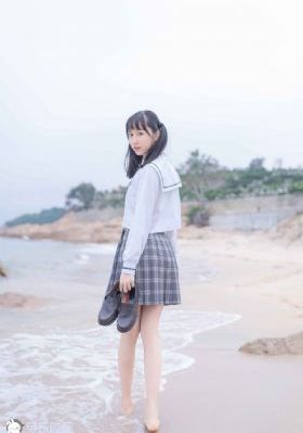 美女露出让男生揉图片