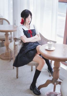 年轻的女学生8