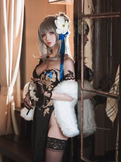 美国雪白人妖sarina